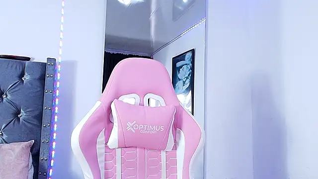 Snapshot of GraceWallace_ chatting on March 29, 8:09 pm GraceWallace online show from March 29, 8:09 pm