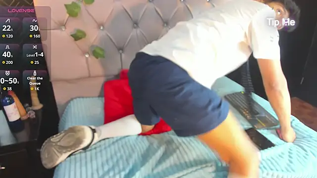 Snapshot of Thiago_Kozak chatting on October 8, 11:52 am Thiago Kozak online show from October 8, 11:52 am