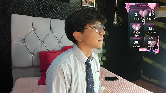 Snapshot of Thiago_Kozak chatting on October 14, 12:50 pm Thiago Kozak online show from October 14, 12:50 pm