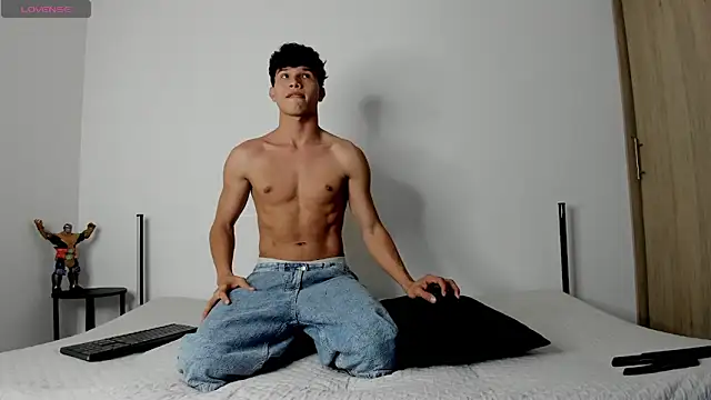 2Amateur Guys online show from November 26, 11:39 pm