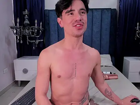 BryCams3 online show from October 22, 5:34 pm