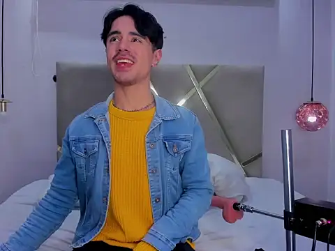 BryCams3 online show from October 25, 4:53 am