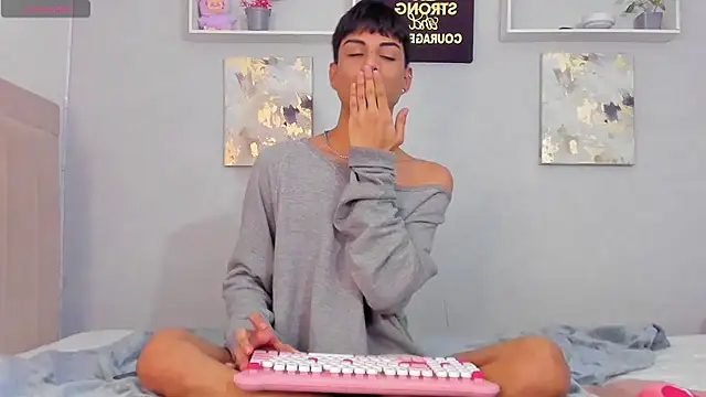 Snapshot of Thomas_wil chatting on February 13, 11:34 pm Thomas wil online show from February 13, 11:34 pm