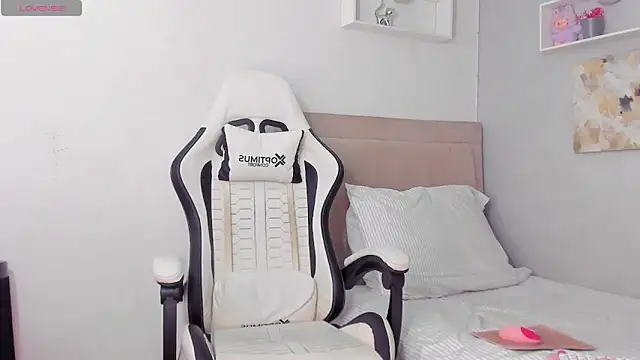 Snapshot of Thomas_wil chatting on February 14, 9:33 pm Thomas wil online show from February 14, 9:33 pm