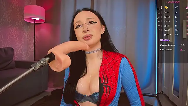 Juicy Vikki online show from May 3, 11:49 am