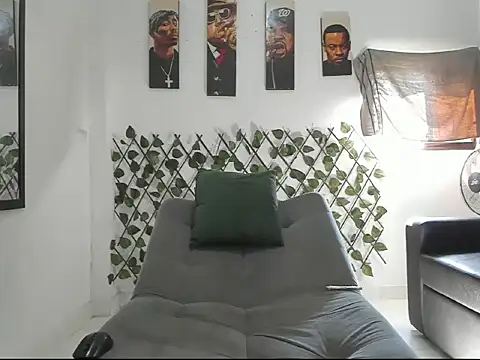 Latins Boss online show from March 22, 8:12 pm