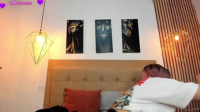 alesziarose online show from October 5, 7:23 pm