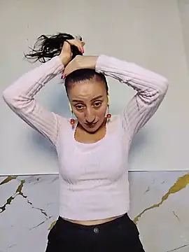 Oriana111 online show from May 17, 1:36 am
