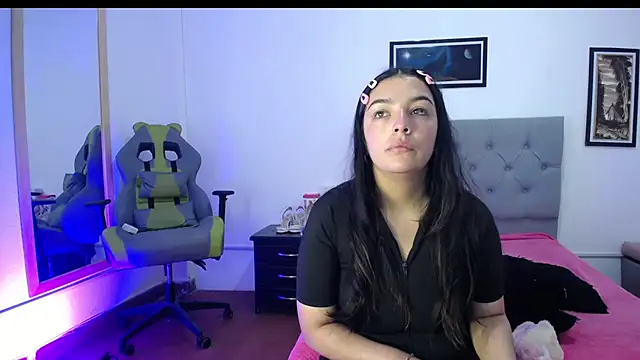 Snapshot of Esmeraldaa- chatting on September 24, 4:38 am Esmeraldaa- online show from September 24, 4:38 am