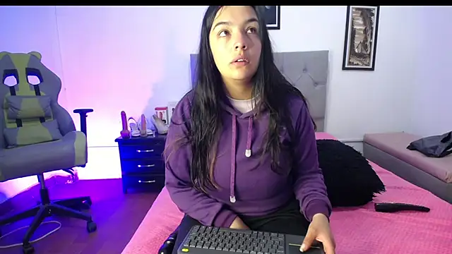 Snapshot of Esmeraldaa- chatting on September 30, 4:28 am Esmeraldaa- online show from September 30, 4:28 am