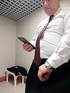 Snapshot of BigCristh79 chatting on February 17, 7:38 am BigCristh79 online show from February 17, 7:38 am