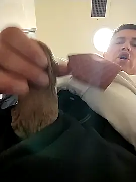 Snapshot of BigCristh79 chatting on February 22, 1:20 pm BigCristh79 online show from February 22, 1:20 pm