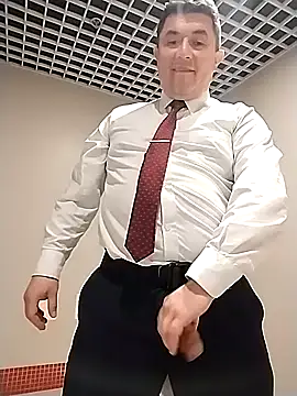 Snapshot of BigCristh79 chatting on February 26, 2:21 am BigCristh79 online show from February 26, 2:21 am