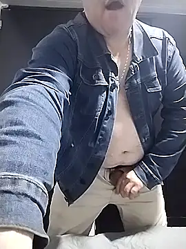 Snapshot of BigCristh79 chatting on March 6, 9:00 pm BigCristh79 online show from March 6, 9:00 pm