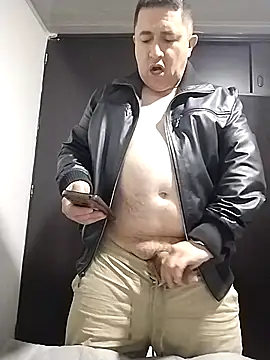 Snapshot of BigCristh79 chatting on March 10, 11:26 am BigCristh79 online show from March 10, 11:26 am