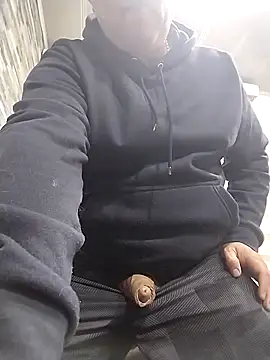 Snapshot of BigCristh79 chatting on March 15, 4:29 am BigCristh79 online show from March 15, 4:29 am