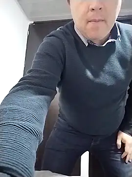 Snapshot of BigCristh79 chatting on March 19, 1:15 pm BigCristh79 online show from March 19, 1:15 pm