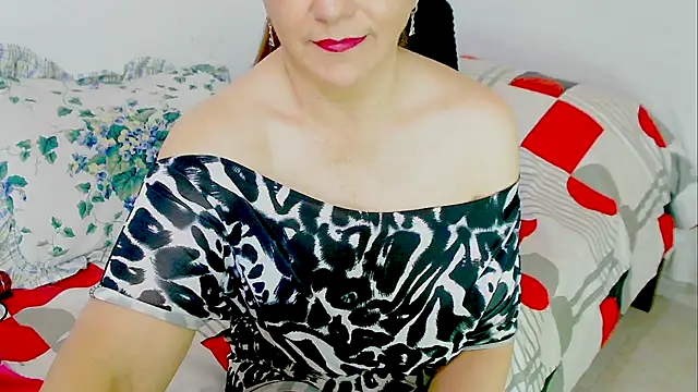 Kendraline1 online show from October 4, 7:01 pm