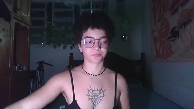 CamillyBlum online show from April 16, 11:40 pm