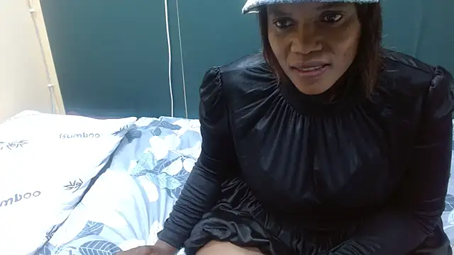 sexythae32 online show from February 8, 4:32 pm