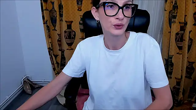 NaughtyWifey1 online show from September 19, 4:47 am