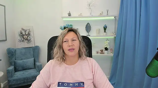 NinaStarle online show from September 19, 11:55 am