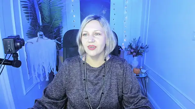 NinaStarle online show from October 17, 4:48 am