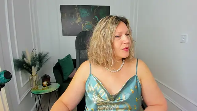 NinaStarle online show from April 26, 4:21 am