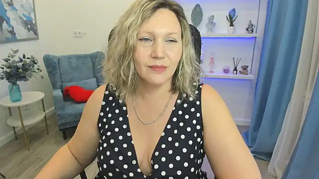 NinaStarle online show from May 9, 11:37 am
