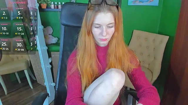 Snapshot of CarolinaGilbert chatting on October 31, 7:53 am CarolinaGilbert online show from October 31, 7:53 am