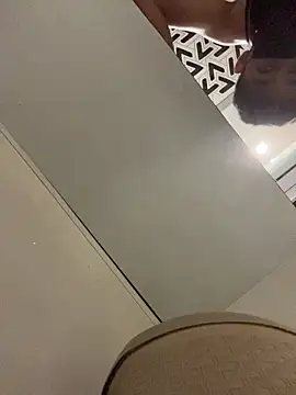 Snapshot of Dark_2465 chatting on March 29, 9:09 am Dark 2465 online show from March 29, 9:09 am