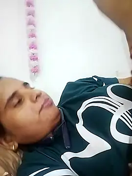 Snapshot of JHILMIL chatting on November 6, 4:41 pm JHILMIL online show from November 6, 4:41 pm