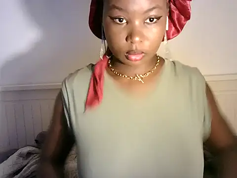 Snapshot of zoe215 chatting on June 27, 10:09 am zoe215 online show from June 27, 10:09 am