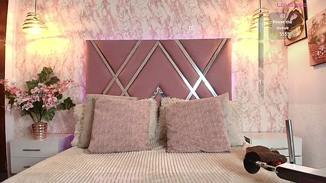 Aliice1  online show from November 11, 8:42 pm