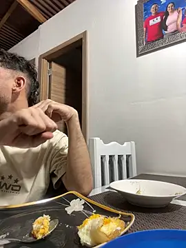 Michaell Spinelly online show from November 13, 3:05 am