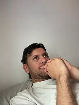 Snapshot of Michaell_Spinelly chatting on July 28, 2:13 pm Michaell Spinelly online show from July 28, 2:13 pm