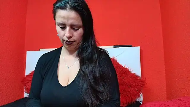 Snapshot of katherine_blair chatting on October 17, 12:52 pm katherine blair online show from October 17, 12:52 pm