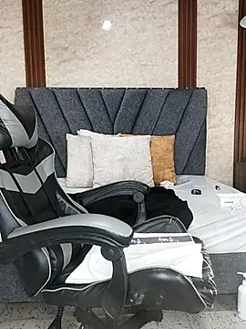 Cailinmilf online show from October 11, 9:46 pm