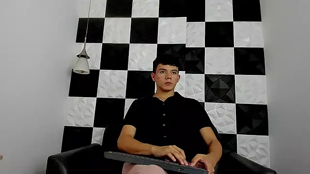 AndyFame1 online show from December 5, 6:59 pm