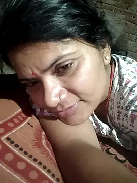 Snapshot of couple_71 chatting on May 22, 6:35 pm couple 71 online show from May 22, 6:35 pm
