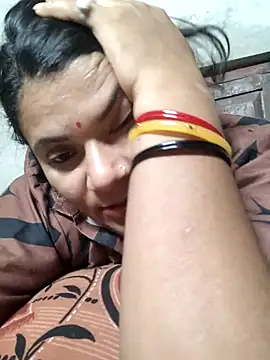 Snapshot of couple_71 chatting on July 18, 6:12 pm couple 71 online show from July 18, 6:12 pm