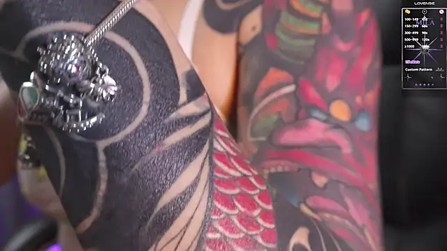 Snapshot of Miila_snow chatting on November 19, 6:08 pm Miila snow online show from November 19, 6:08 pm