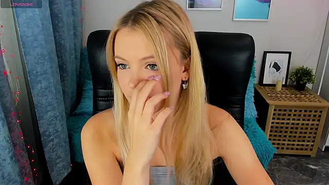 KatherineePierce online show from September 25, 12:42 pm