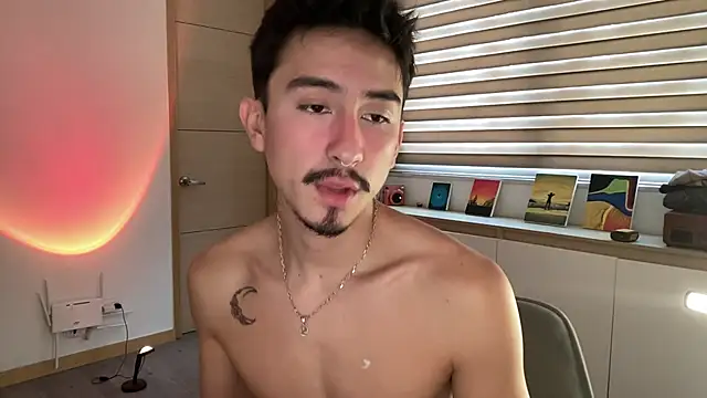 sweettaaron01 online show from November 26, 5:25 pm