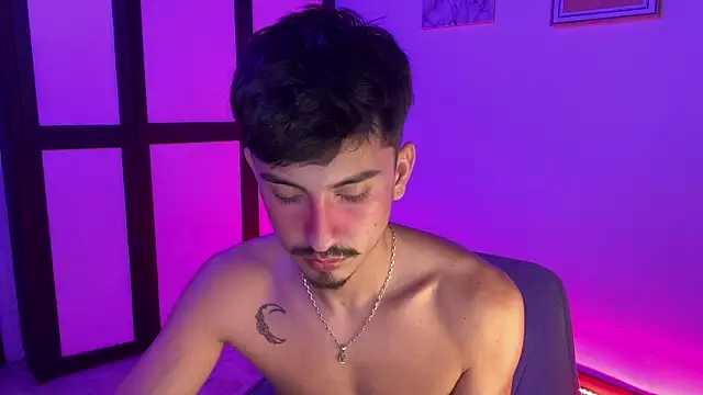 sweettaaron01 online show from January 10, 4:03 am