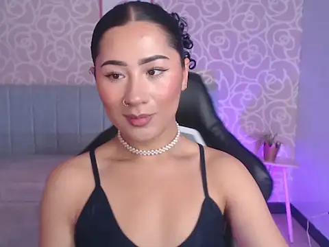 Snapshot of evelyn_ch_ chatting on September 19, 10:49 am evelyn ch online show from September 19, 10:49 am