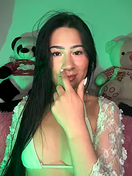 Snapshot of evelyn_ch_ chatting on October 3, 10:56 am evelyn ch online show from October 3, 10:56 am