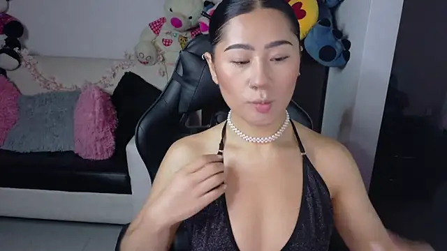 Snapshot of evelyn_ch_ chatting on October 10, 10:47 am evelyn ch online show from October 10, 10:47 am