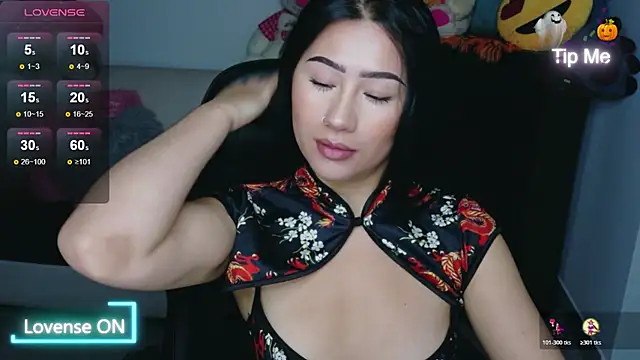 Snapshot of evelyn_ch_ chatting on October 28, 10:52 am evelyn ch online show from October 28, 10:52 am