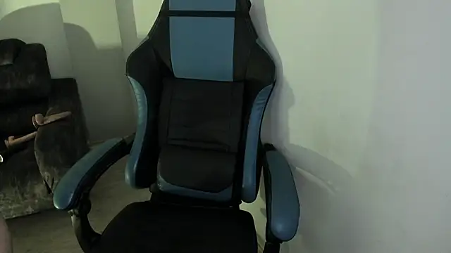 Scarbadgirl  online show from October 15, 3:17 am